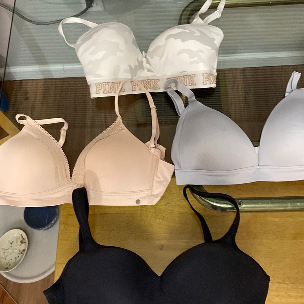 4 underwire bras. Pink/camo(Pink),peach(Lucky), gray(Auden) and black)Bali)